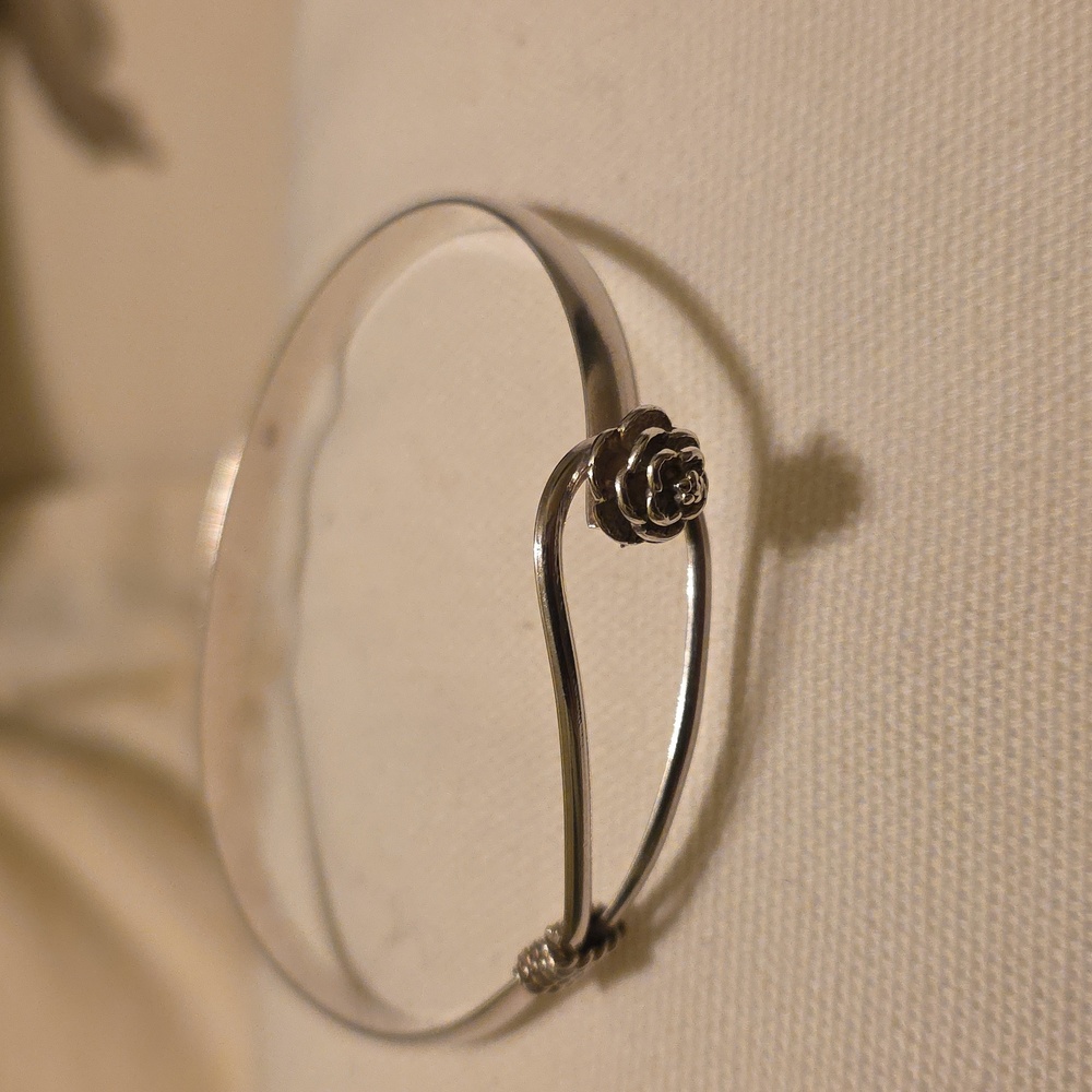 Stunning 925 Sterling Silver Rose Bangle Bracelet